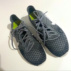 Nike Flyknit 2 Training Running Shoe Grey size 6
